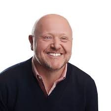 Kenneth Andrew's Instagram, Twitter & Facebook