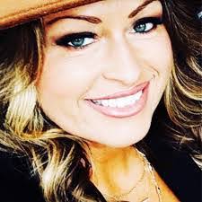 Candace Chestnut's Instagram, Twitter & Facebook