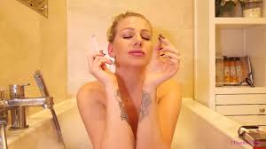 Danielle Maye XXX - Smoking With Little Man In The Bath ❤️ Giantess.Porn