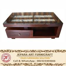 Meja kopi dengan bahan kayu jati solid yang tahan hingga puluhan tahun merupakan investasi yang bagus untuk memiliki mebel jati berkualitas. Jual Meja Tamu