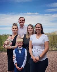 We are incredibly lucky that Daniel's mom and aunty were able to fly down  here and help us with Monty the past week and a half ❤️