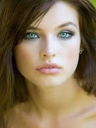 The darker your hair, the more light eyes have a chance to pop. Chestnut Brown Hair Blue Eyes Novocom Top