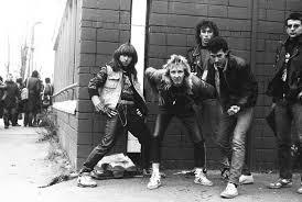 Управление внутренних дел по мурманской области разыскивает дмитрия мамонова за совершение умышленного убийства в 2002 году. Zvyozdy Bez Galstukov Mamonov Coj Kinchev I Drugie Legendy Sovetskogo Roka 20 Foto