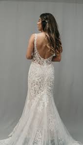 Beautiful Lace Wedding Dress In 2020 Wedding Gowns Cheaper Discount Wedding Gowns Wedding Dresses Lace