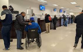 Aumenta afluencia en Recaudación de rentas por revalidación vehicular