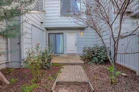 260 W Rumble Rd Apt D Modesto Ca 95350 Outdoor Outdoor Decor Townhouse