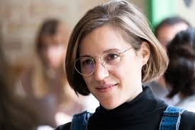 Carla Simón: "Hi ha sales que no accepten la pel·lícula si no la doblem al  castellà"