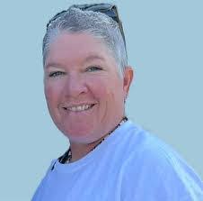 Lindsay Schramm's Instagram, Twitter & Facebook