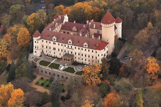 Z&aacute;mek Konopi&scaron;tě: prohl&iacute;dky a park &ndash; Kudy z nudy