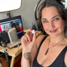 Rae Johnston (she/her)