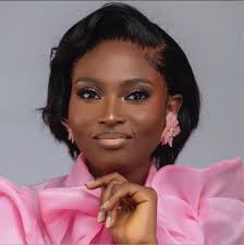 How does card trading work in Family Island?