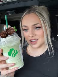 ITS GIRL SCOUT COOKIE SEASON 🍪 #girlscouts #usa🇺🇸 #fyp #viraltiktok  #starbucks