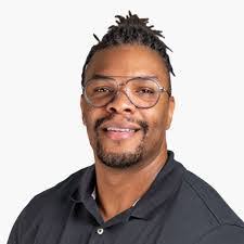 David Armstead's Instagram, Twitter & Facebook