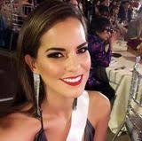 The miss peru 2016 pageant was held on the night of april 23 2016 this national beauty contest inaugurated the brand new ecological center studios of americ. Miss Universe 2017 Gala De
