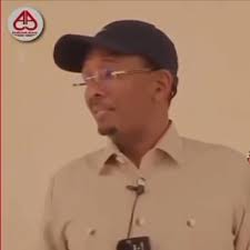 Hadalkii ugu garasho iyo masuuliyad xumaa oo uu nin siyaasi ah dadkiisa  kula hadlay caawa Cabdullaahi Sanbaloolshe ayaa maanta dadkiisa ku yiri  weliba meel fagaaro ah. Sanbaloolshe waxa uu kor u ...