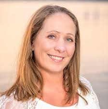 I have just watched the first 2 episodes of Richard E Grant's new series  "Write around the World." Just lovely- travel and literature, what could be  better ?