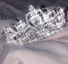 Pin By Mayitto Kookiee On Instagram Silver Baddie Aesthetic Crown Aesthetic Gray Aesthetic