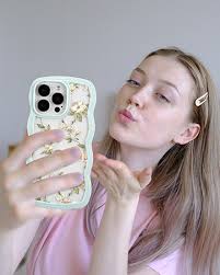 ZTOFERA Wavy Case for iPhone 14 Pro Max (6.7"), Cute Clear Protective Case  with Planet Star Moon Pattern, Hard PC Colored Wave Frame Soft Silicone  Bumper Shockproof Cover for Girls Women, Black: