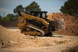 Find here skid steer loader, skidsteer manufacturers, suppliers & exporters in india. New Caterpillar D3 Series Skid Steer And Compact Track Loaders Rolled Out Highways Today