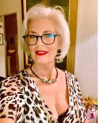 tomberais-tu amoureux d'une femme comme moi . . . . #jenniferlopez  #alexandradaddario #AngelinaJolie #MeganFox #margotrobbie #chrisevans  #ChristianBale #AnneHathway #BrieLarson #ScarlettJohansson #elizabetholsen  #JenniferLopez #JenniferAniston ...