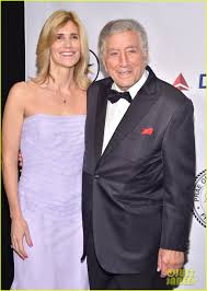 He revealed her mother had clicked a picture with him when she was pregnant. Who Is Tony Bennett S Wife Meet Susan Crow Photo 3831257 Susan Crow Tony Bennett Pictures Just Jared