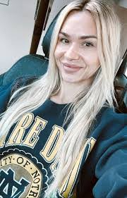 Crystal Krantz's Instagram, Twitter & Facebook