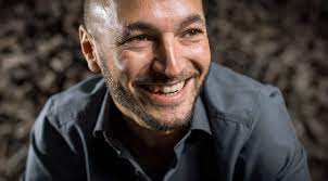 Un immense plaisir de prendre la tête du département de la santé, des affaires sociales et de la culture (dssc). Mathias Reynard Copine