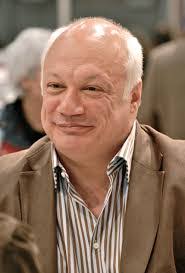 Erik Mena's Instagram, Twitter & Facebook