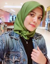 Stream songs including bukan dia. Tolak Tawaran Berlakon Sebab Kena Free Hair Tengku Hanis Mahu Kekal Berhijab