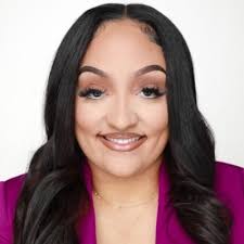 Today makes 1 year since being informed that I would be laid off from a  company I started my career and stayed for 10 years….just a few months  after closing