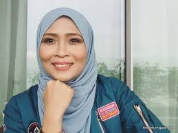 Siti nordiana alias (lahir 22 november 1984) atau lebih dikenali sebagai nana, ialah penyanyi dan pelakon wanita malaysia. Lirik Lagu Gurauan Berkasih Achik Spin Feat Siti Nordiana Lirik Lagu Lagu Lirik