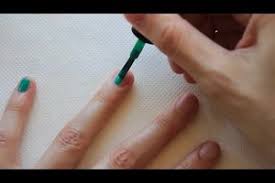 Die perfekten tipps für pediküre und maniküre. Video Kurze Fingernagel Lackieren So Klappt S