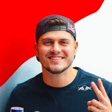 Patrick Tarpey's Instagram, Twitter & Facebook