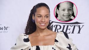 Check spelling or type a new query. Blick In Die Vergangenheit Alicia Keys Teilt Kinderfotos Promiflash De