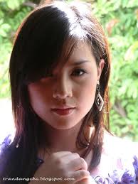 Nhạc Sĩ Đắc Lân- ca sĩ Vân Quỳnh, Vân Khanh và MC Lê Xuân Trường trong Đêm  nhạc: Rockfest