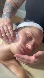 Benefits of Gua Sha✨✨, Promotes Lymphatic Drainage, Reduces Inflammation,  Increases Circulation🩸, Anti-aging Benefits, Relieves muscle tension💪🏻,  #guasha #meditation #wellness #health ...