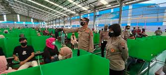 Trc, tagana, psc dinkes, kwarcab pramuka, rsud nganjuk, satpol pp, tim medis rumah aman. Vaksinasi Massal Kapolres Rembang Ungkap Alasan Kenapa Incar Pabrik Sepatu Radio R2b Rembang