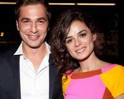 Maybe you would like to learn more about one of these? Ozge Ozpirincci Kasiginda Sevgilisinin Dis Olcusunu Tasiyor