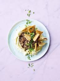 Assiette De Houmous Et Hache D Agneau Pains Pitta Croustillants Recept
