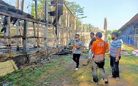Maybe you would like to learn more about one of these? Kandang Anakan Ayam Petelur Di Blitar Ludes Terbakar Pemilik Rugi Ratusan Juta Rupiah Bangsa Online Cepat Lugas Dan Akurat