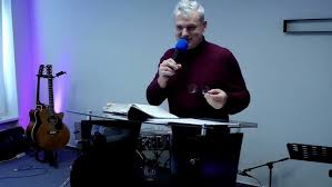 "Kdo je svatý, ať se ještě posvětí!" (Daniel Bocek)