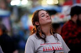 Shailene diann woodley was born on november 15, 1991, in san bernardino county, california, to her parents lori woodley and lonnie woodley. Shailene Woodley Gets Intimate With New Boyfriend In Auckland