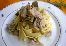 Le pappardelle con sugo di coniglio sono un primo piatto ricco e gustoso, ideale da preparare per il pranzo della domenica. Tagliatelle Al Sugo Di Coniglio E Carciofi Luciano Pignataro Wine Blog