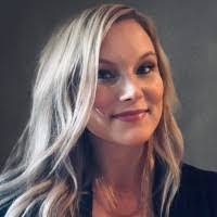 Martina Hobbs's Instagram, Twitter & Facebook