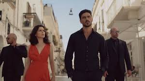 Yönetmen koltuğunda barbara biolowas ve tomasz mandes'in oturduğu film aslında menşei bakımından polonya yapımı. 365 Days Wessels Filmkritik Com