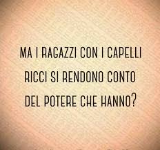 Nonostante questi punti, i capelli ricci offrono molti . Ma I Ragazzi Con I Capelli Ricci Si Rendono Conto Del Potere Che Hanno Ritina80