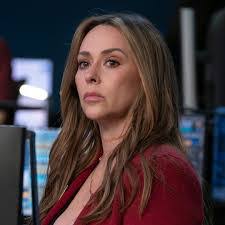 Jennifer Live's Instagram, Twitter & Facebook