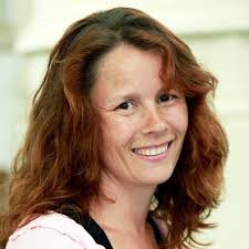 Suzanne Klaus (@poembaa)