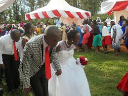 Kwa mabibi.harusi na mabwana harusi watarajiwa, hz ndizi rangi za rangi unazohitaji. Udaku Special
