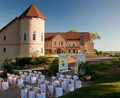 Galena Illinois Wedding Venue Majestic Country Estate Pavilion Goldmoor Inn Illinois Wedding Venues Estate Wedding Venue Outdoor Wedding Venues